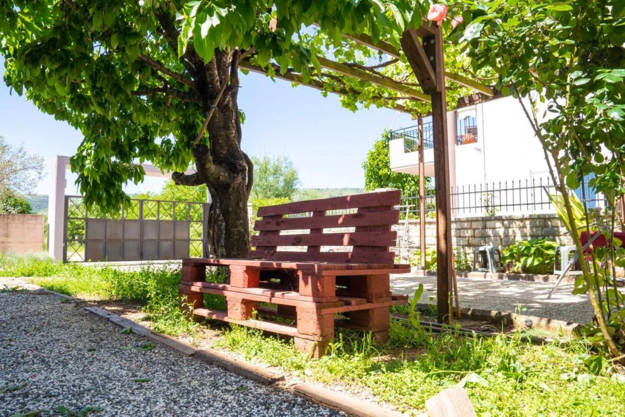 Secret Garden 76 Sq.M. Apartment Close To City Center يانينة المظهر الخارجي الصورة